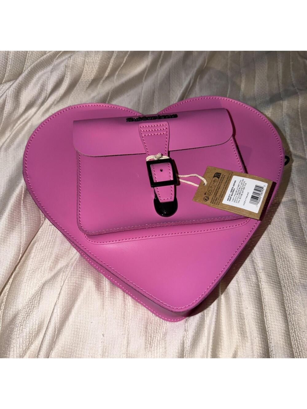 Rare Dr. Martens Heart Shaped Bag Backpack Crossbody Thrift Pink Kiev Leather - Picture 2 of 9